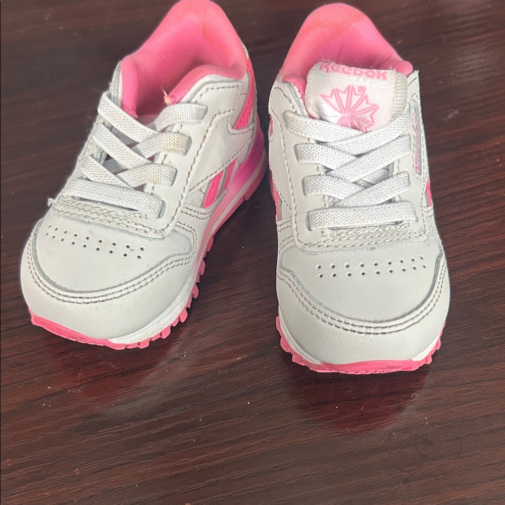 Reebok Kids Sneakers in Pink and White